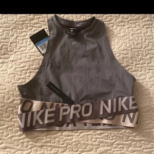 Nike intertwist top
